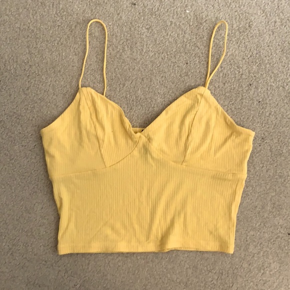 Rue21 Tops - yellow rue 21 crop top